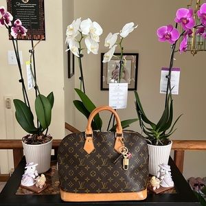 Bag Charms Or Keychain. No 323